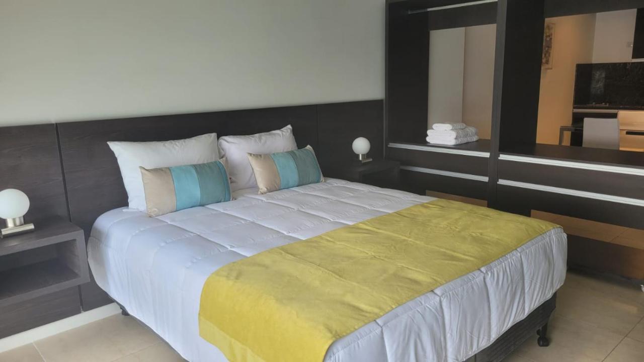 Dessau Vi Apartment